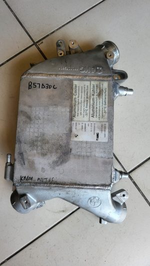 Genuine BMW B57 50d intercooler OEM part 8575430 17518575430