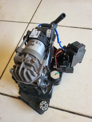 BMW i7 G70 Air Ride Suspension Compressor Supply Device OEM Used | 37206895101
